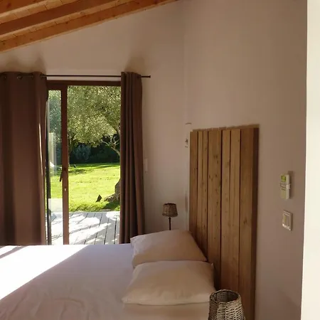 Casa vacanze Beautiful House With Garden And Pool Aramon
